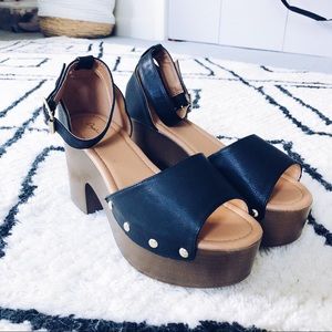 Lulu’s Black Wood Platform Sandal